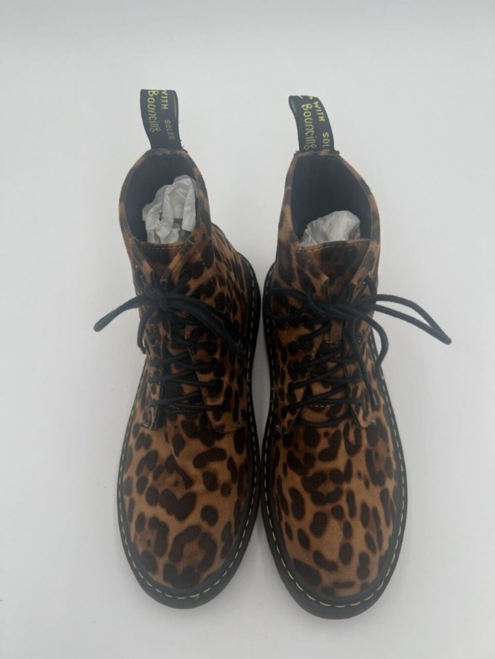 Dr. Martens Leopard Print Suede 7 Eye Lace Up Boots Women’s Size 7 AirWair - Picture 4 of 13